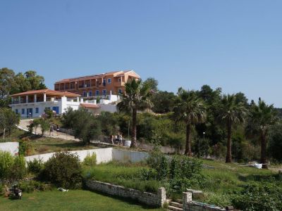 Familienhotel Korfu: Die Villla KaliMeera thront auf einem H�gel