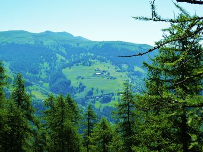 Auf dem H�henpanorama-Weg von Elva nach Ussolo.