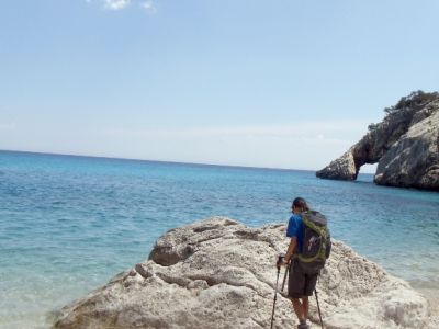 Alleine wandern an Sardiniens Ostk�ste Berge Strand Meer