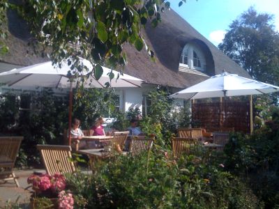 Auf der Terrasse kann man herrlich ausspannen.