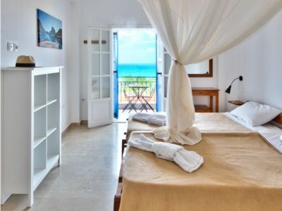 Zimmer mit Balkon und Meerblick