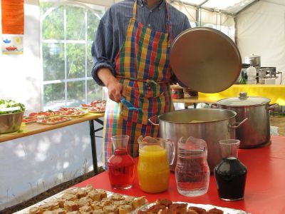 Koch Uli im Abenteuercamp in der Provence.