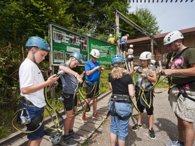 Im Hochseilgarten im Sommerurlaub f�r Familien in �sterreich