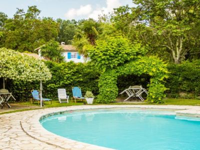 Korfu Kerkyra Yoga im Urlaub Pool Strandurlaub Griechenland