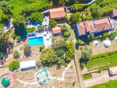 Blick von oben auf das Gel�nde der Quinta in Monchique Portugal