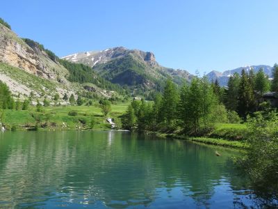 Urlaub in den Bergen in Frankreich S�dfrankreich Bergsee Erholung
