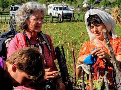 Begegnung auf Wandung durch nordalbanische Alpen